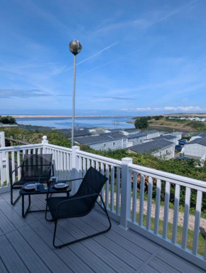 STUNNING CARAVAN with PANORAMIC VIEWS WEYMOUTH LITTLESEA HAVEN